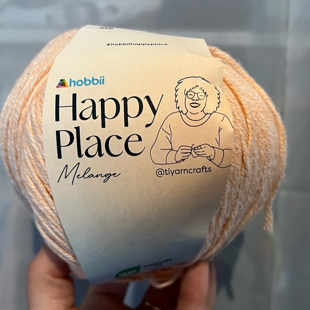 Hobbii Happy Place Melange Peach color 07 NWT - will discount with bundles